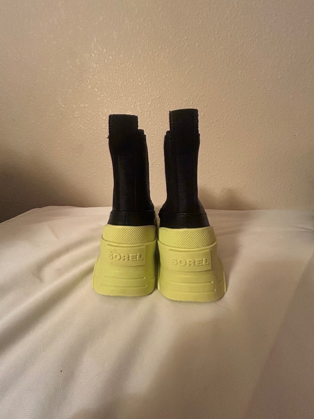 SOREL boots - Picture 1 of 3